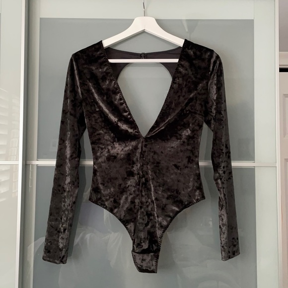 NWT Victoria’s Secret Velour Bodysuit - Picture 1 of 6